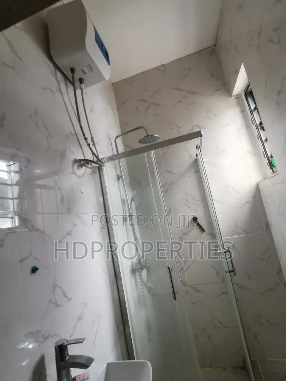1bdrm Shared Apartment in Harris Drive, Lagos Island / Lagos Island