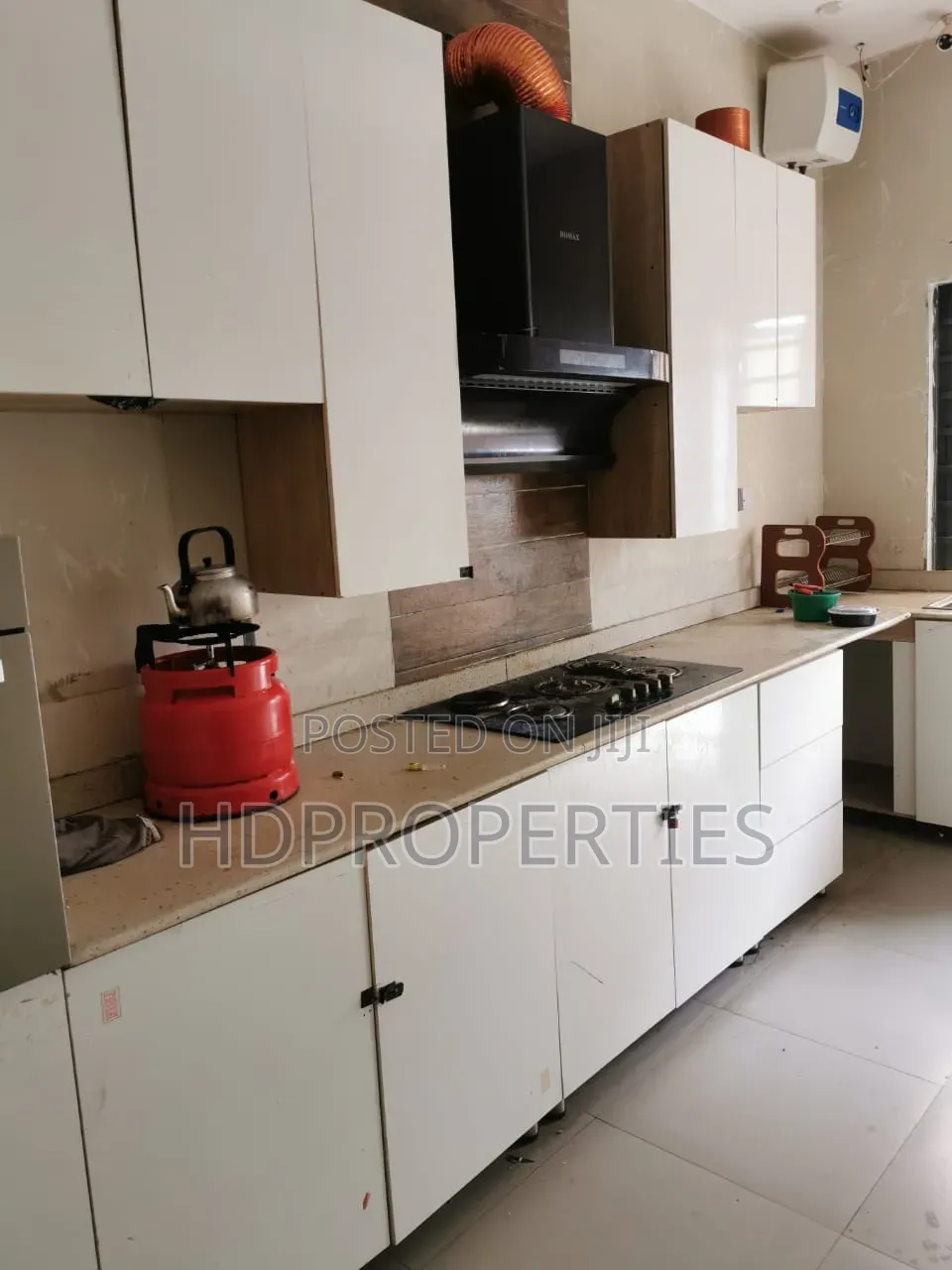 1bdrm Shared Apartment in Harris Drive, Lagos Island / Lagos Island