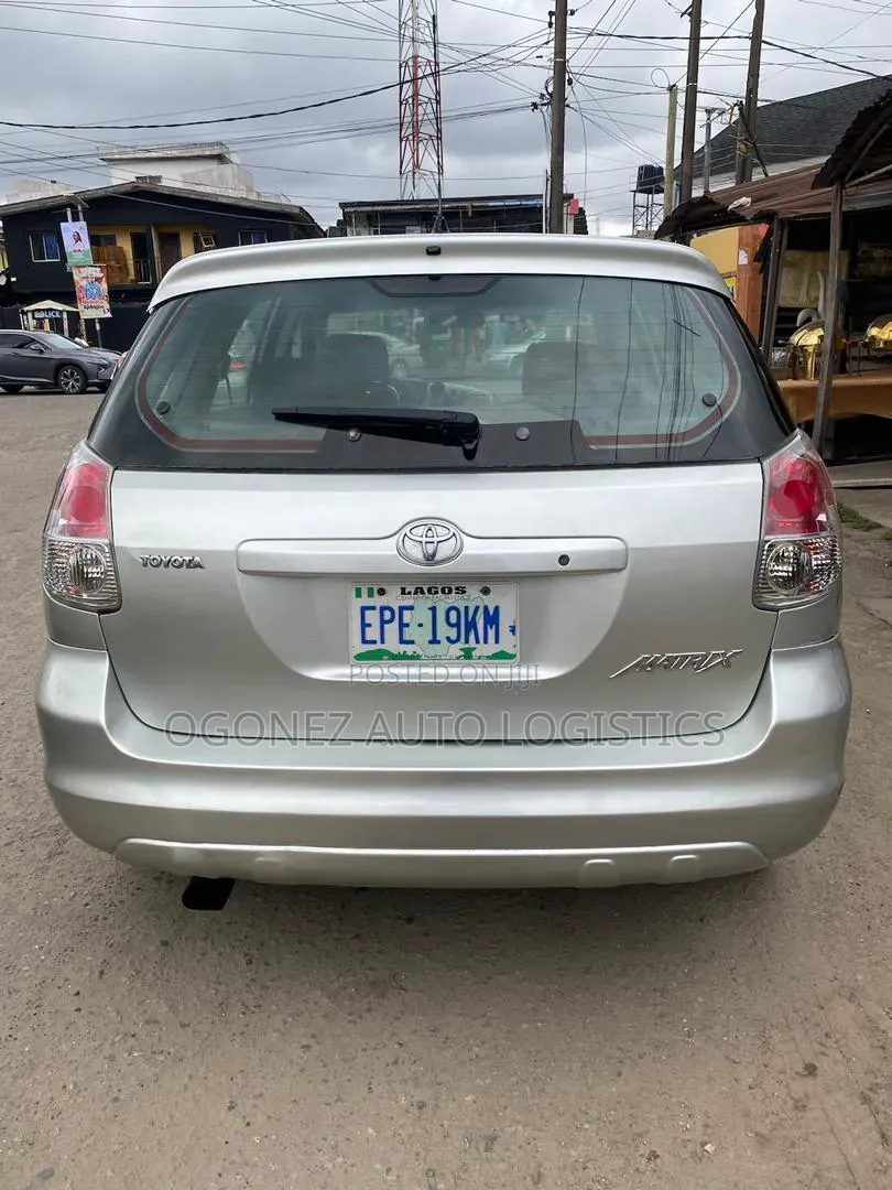 Toyota Matrix 2004 Silver