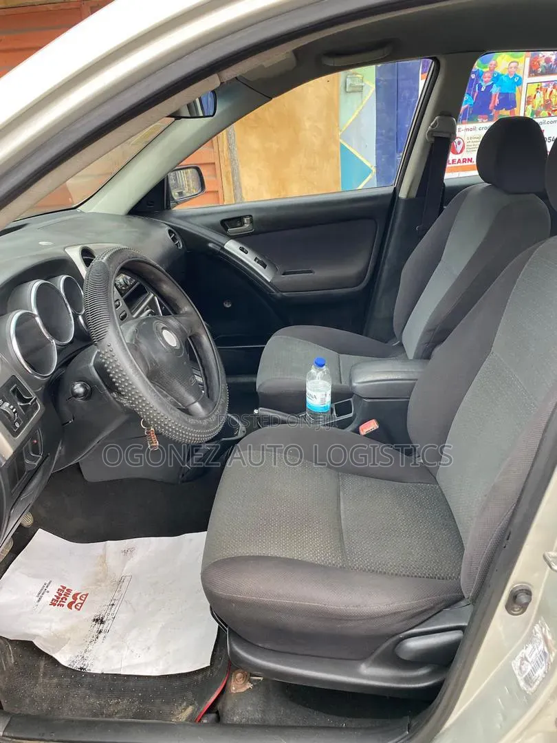 Toyota Matrix 2004 Silver