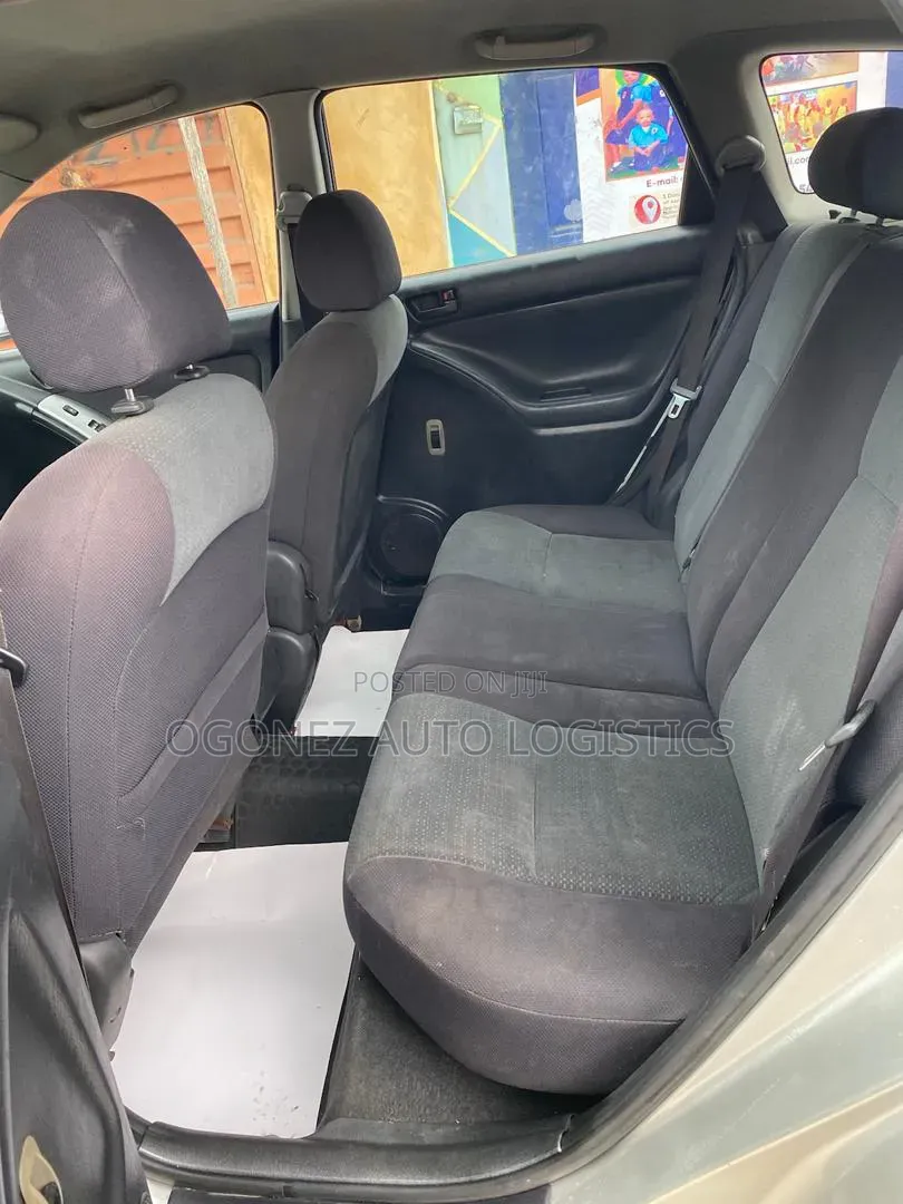 Toyota Matrix 2004 Silver