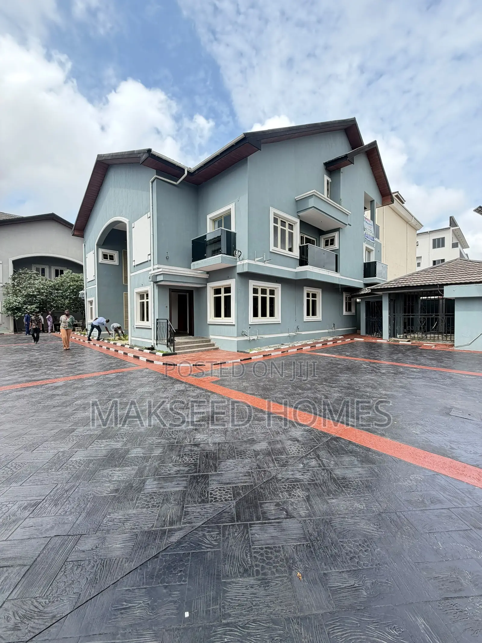 4bdrm Duplex in Victoria Island for sale