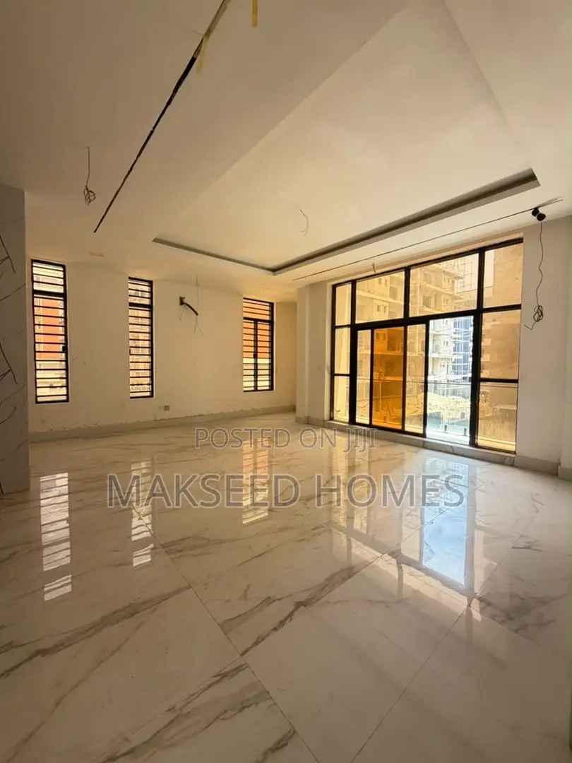 4bdrm Townhouse/Terrace in Lekki Phase 1 for sale