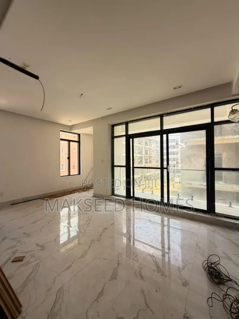 4bdrm Townhouse/Terrace in Lekki Phase 1 for sale