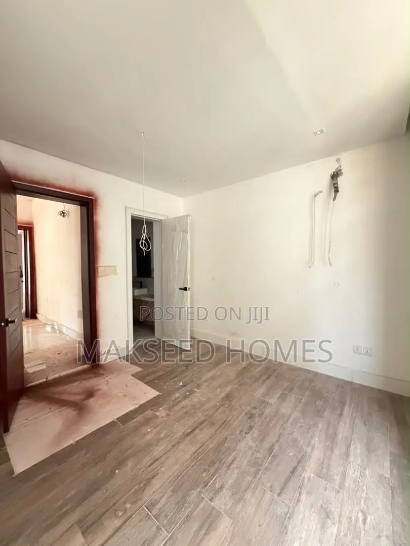 4bdrm Townhouse/Terrace in Lekki Phase 1 for sale