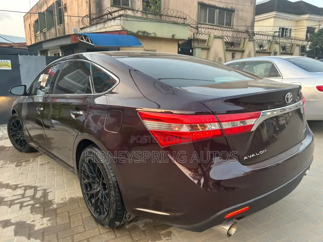 Toyota Avalon XLE 4dr Sedan (3.5L 6cyl 6A) 2014 Maroon