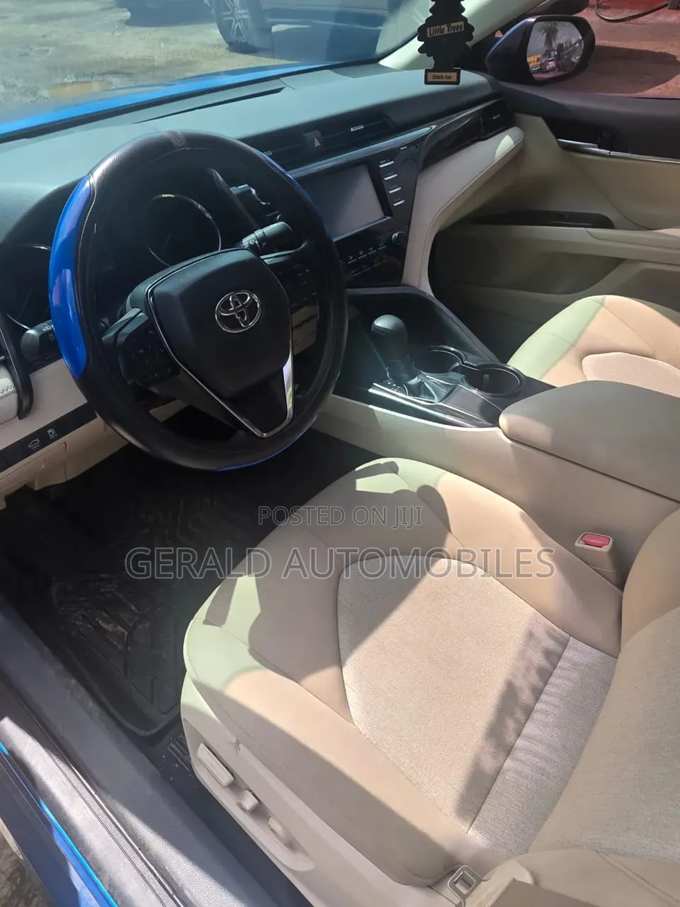 Toyota Camry LE (2.5L 4cyl 8A) 2019 Blue