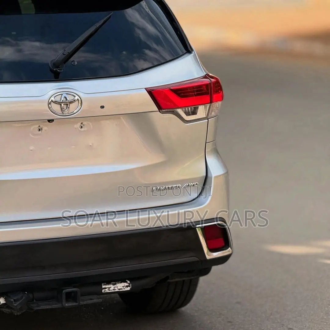 Toyota Highlander Limited Platinum 4x4 V6 (3.5L 6cyl 8A) 2017 Silver