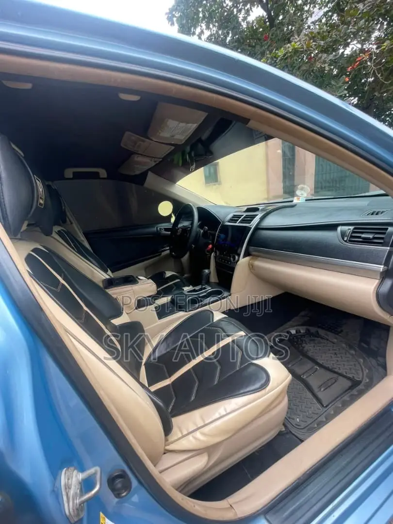 Toyota Camry LE 4dr Sedan (2.5L 4cyl 6A) 2013 Blue