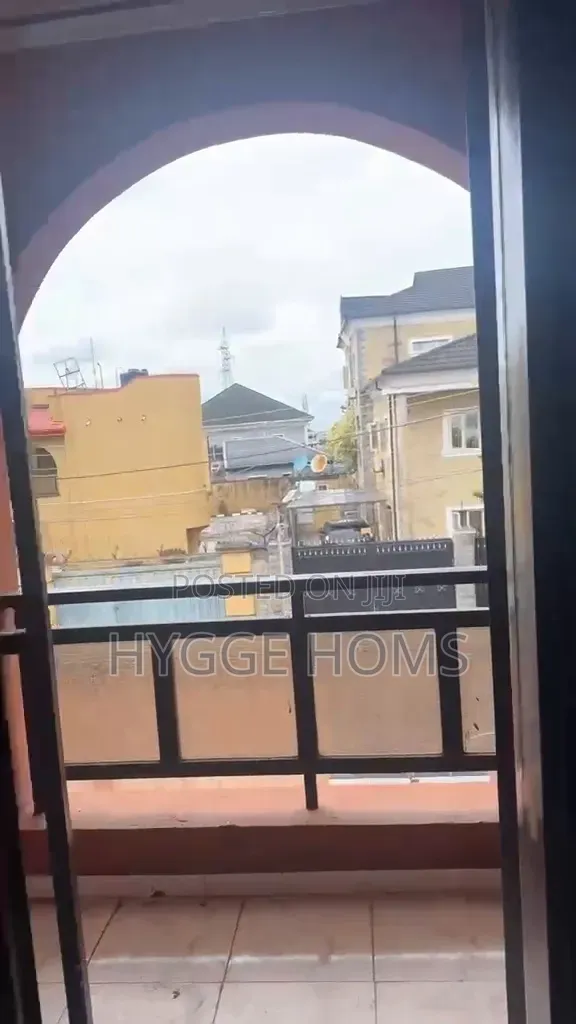 3bdrm Apartment in Maplewood Estate, Oko-Oba for rent