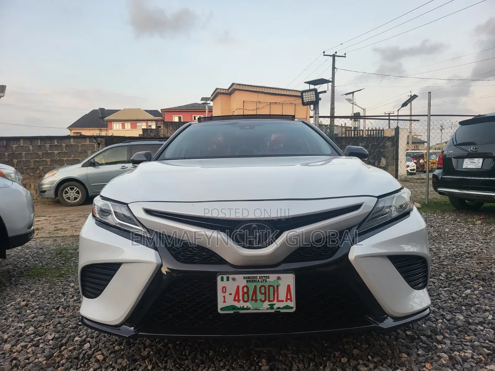 Toyota Camry 2019 White