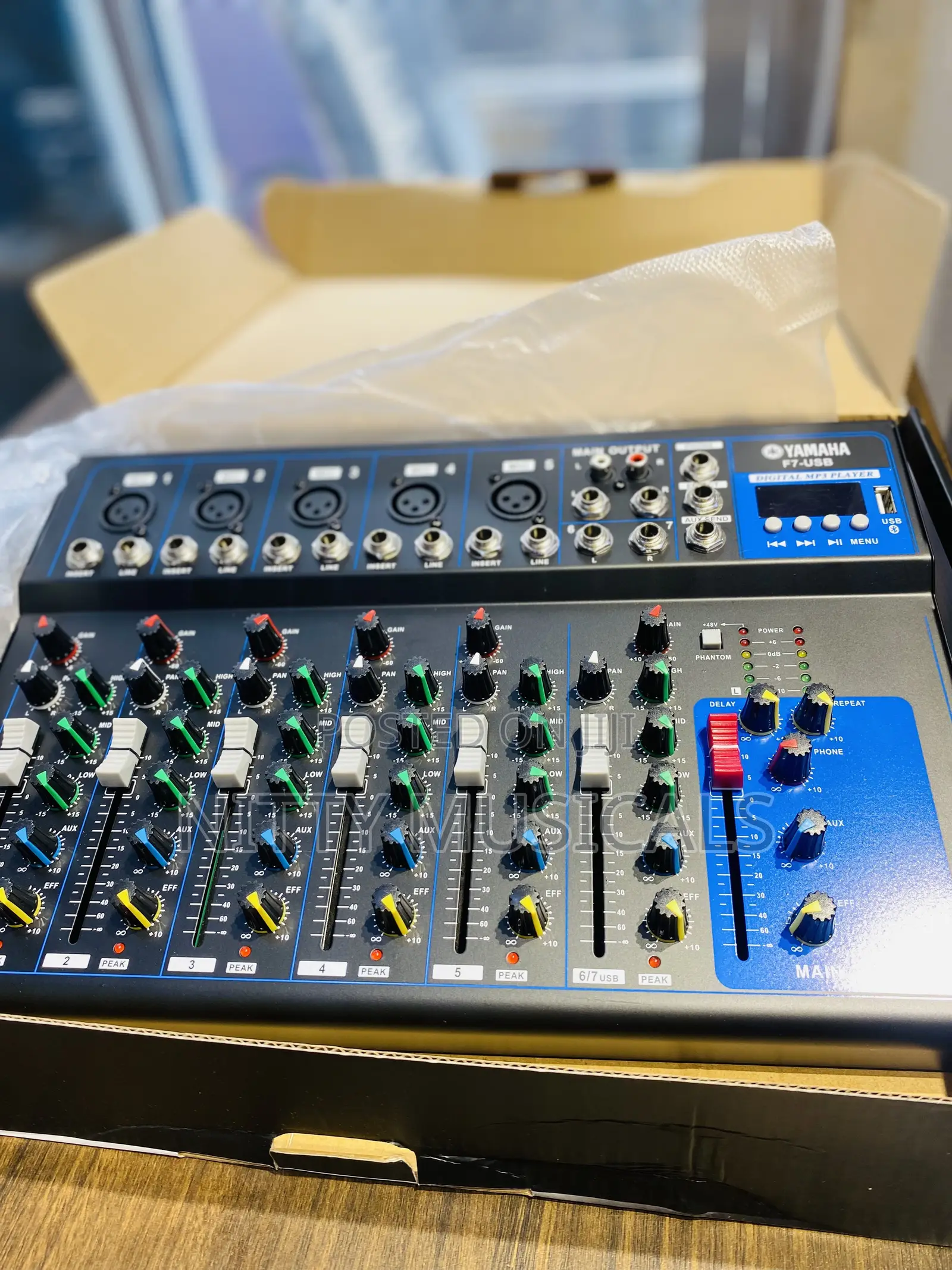 Professional Yamaha 7 Channel Live Mixer