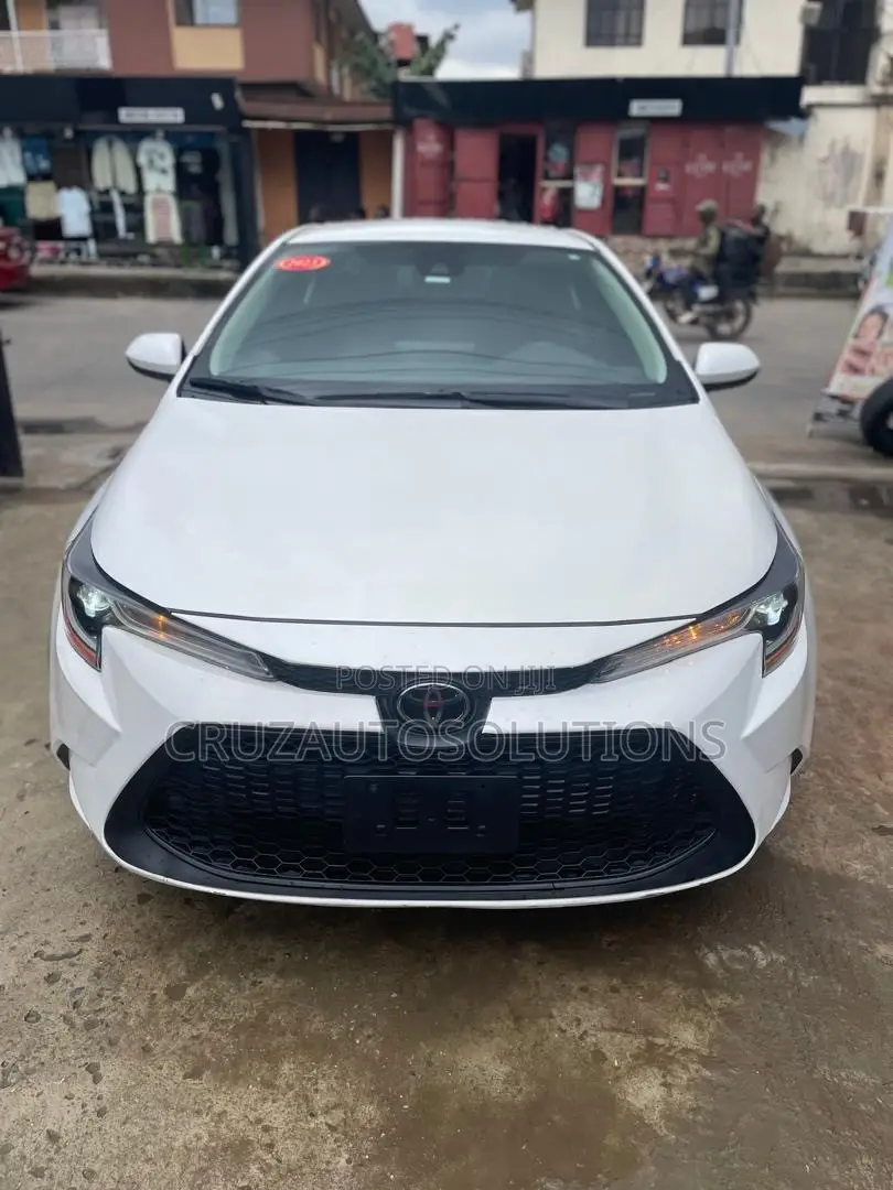 Toyota Corolla 2023 White