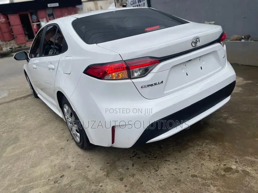 Toyota Corolla 2023 White