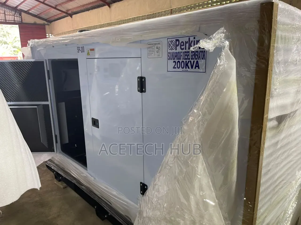 Powerful Perkins 200kVA Soundproof Diesel Genset