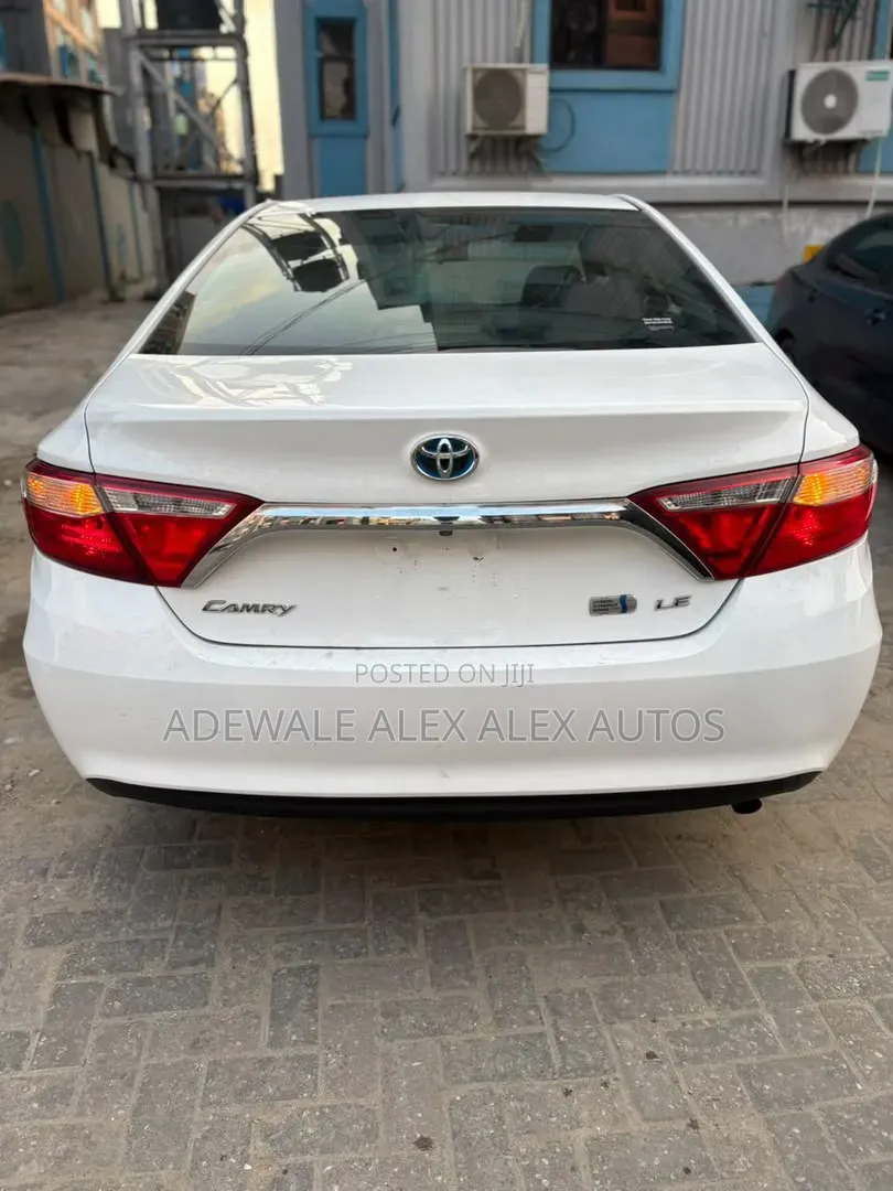 Toyota Camry 2017 White