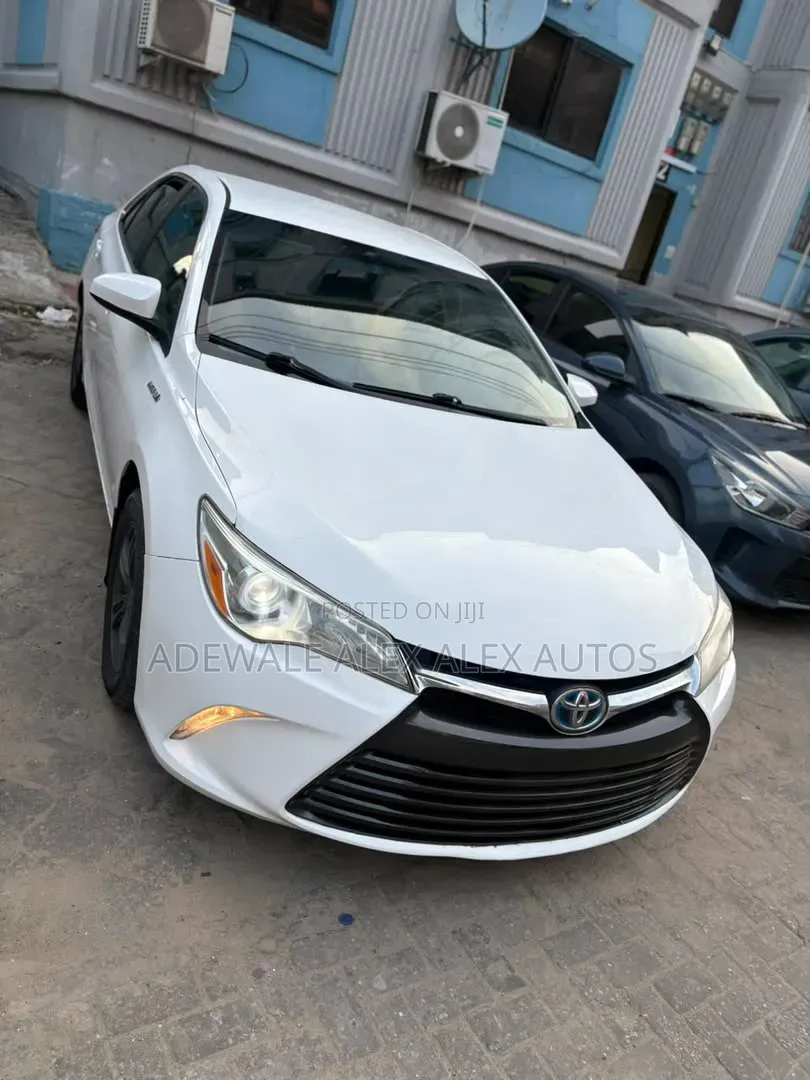 Toyota Camry 2017 White