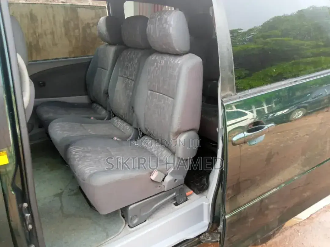 Toyota Previa 2003 Green