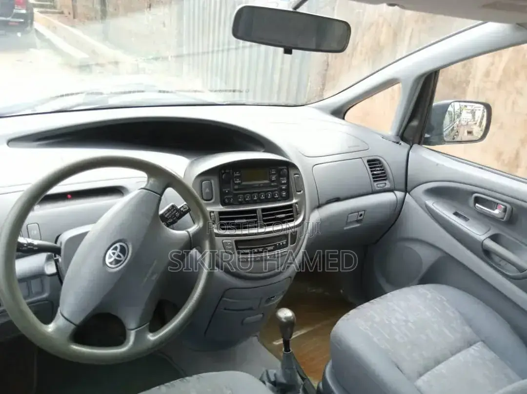 Toyota Previa 2003 Green