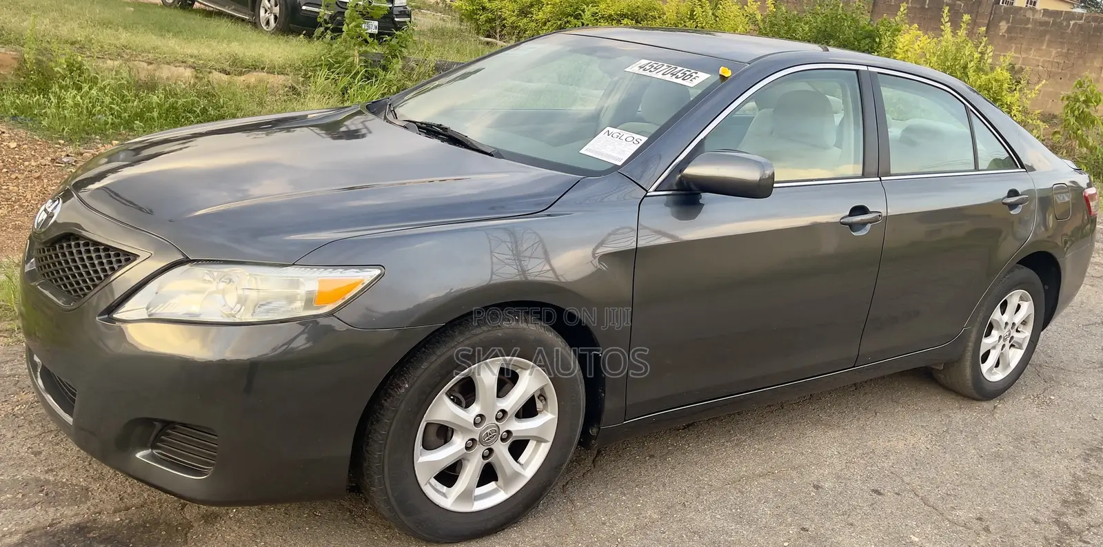 Toyota Camry LE 4dr Sedan (2.5L 4cyl 6A) 2011 Gray