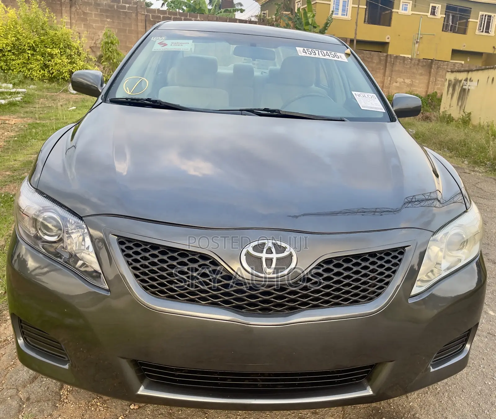 Toyota Camry LE 4dr Sedan (2.5L 4cyl 6A) 2011 Gray