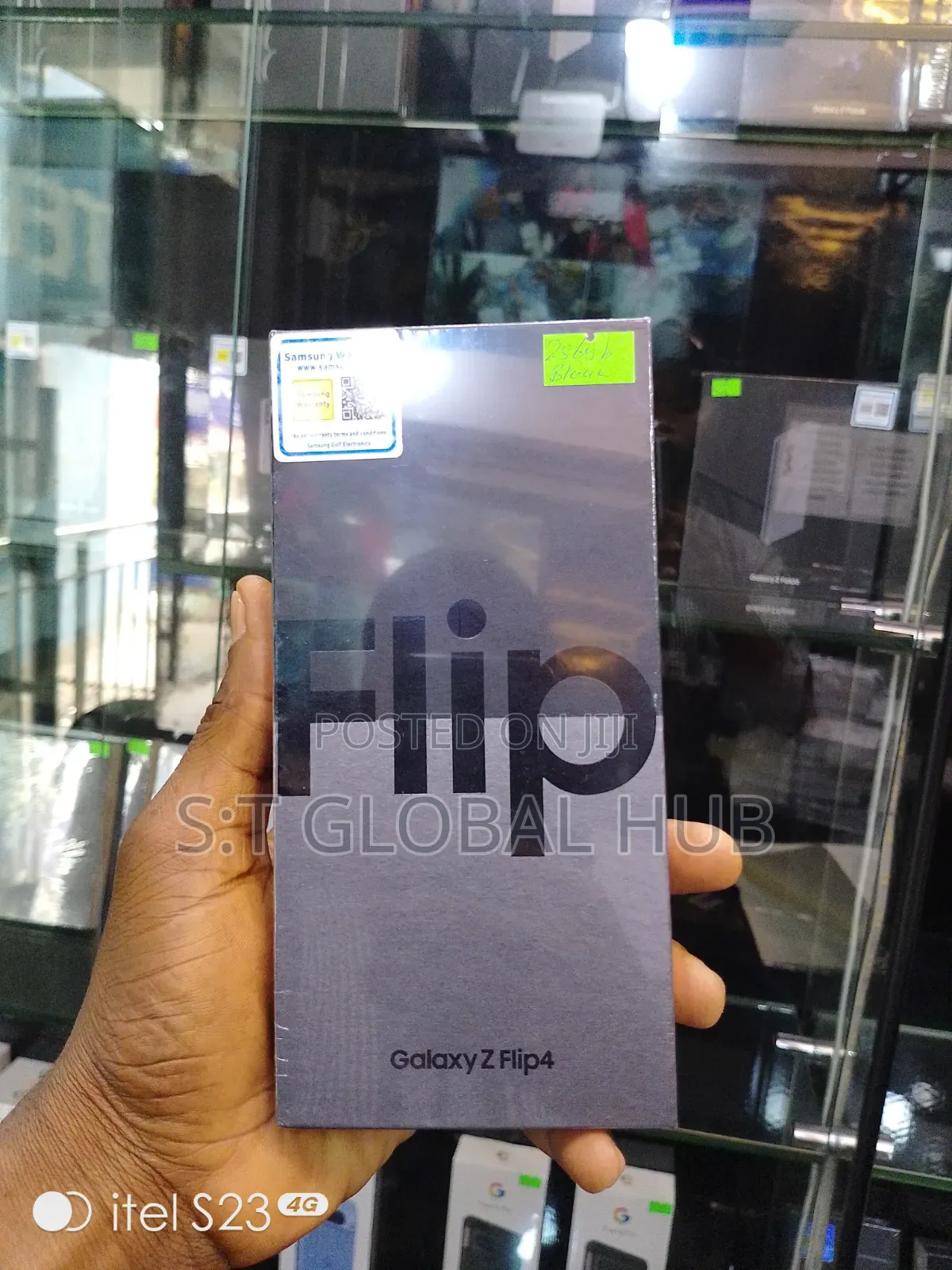 New Samsung Galaxy Z Flip4 256 GB