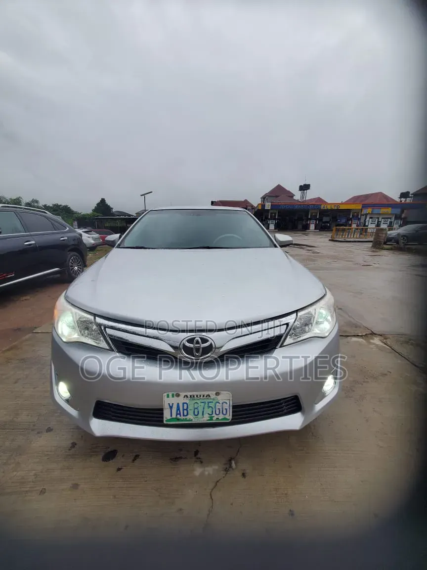 Toyota Camry 2012 Silver