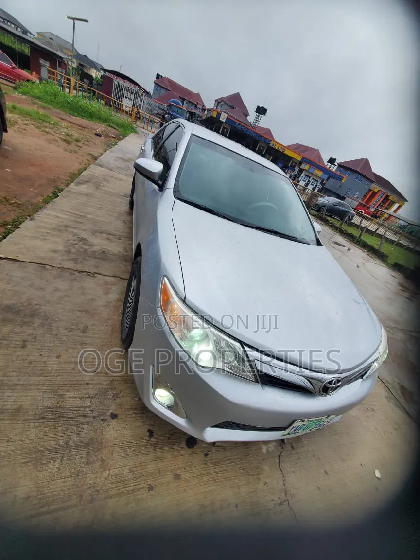 Toyota Camry 2012 Silver