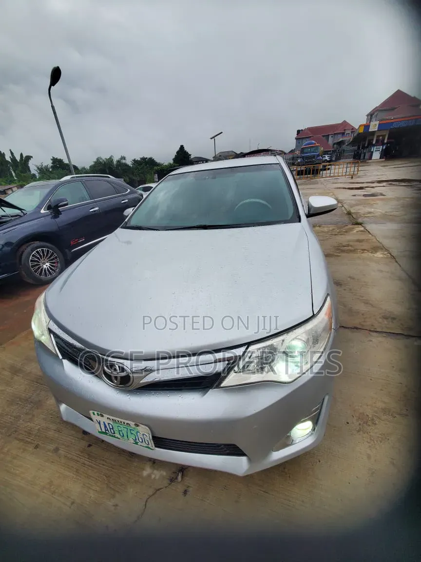 Toyota Camry 2012 Silver