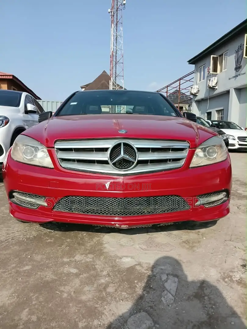 Mercedes-Benz C300 2009 Red