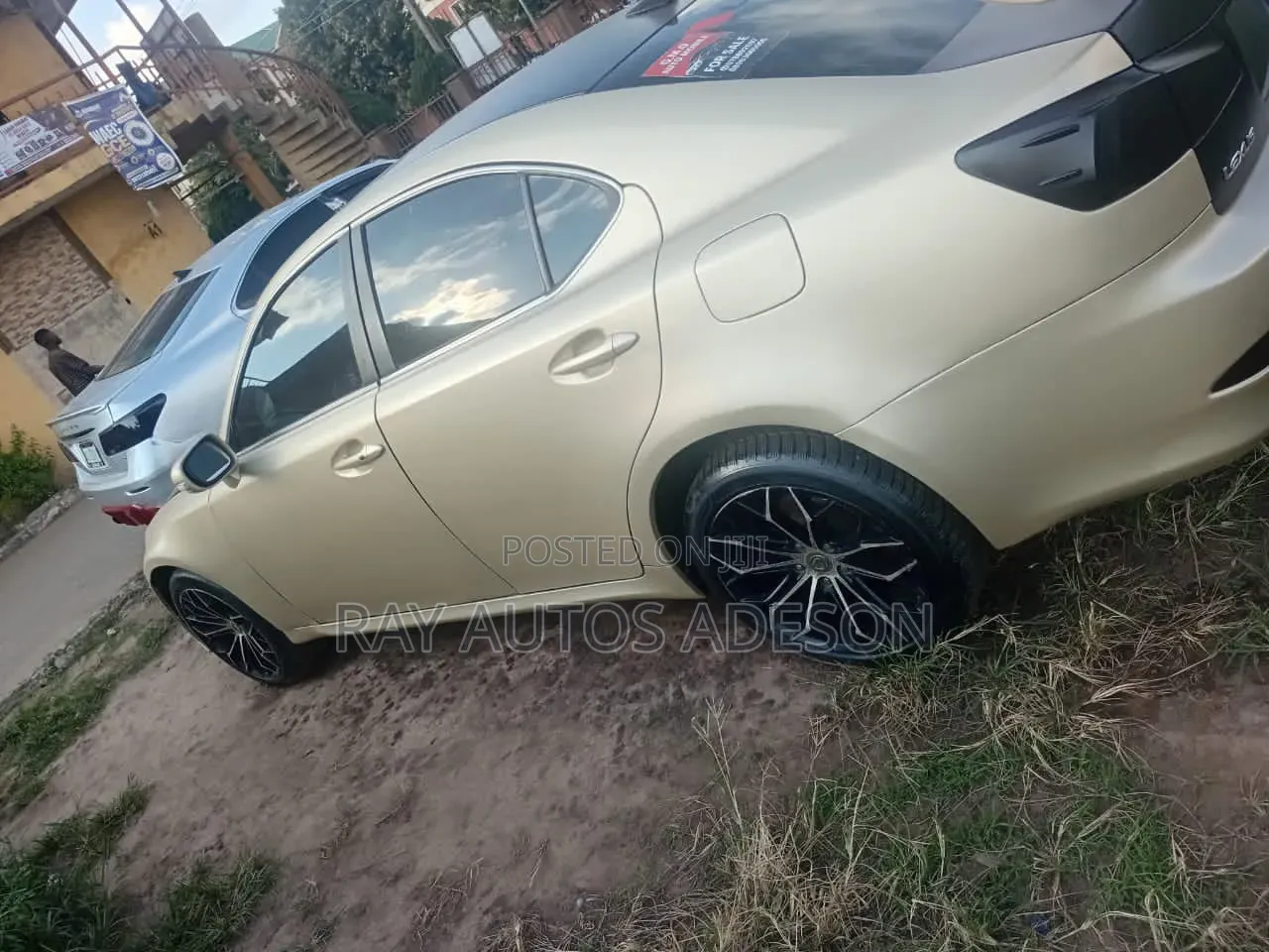 Lexus IS 2010