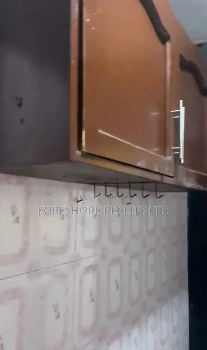 3bdrm Apartment in Agboyi for rent