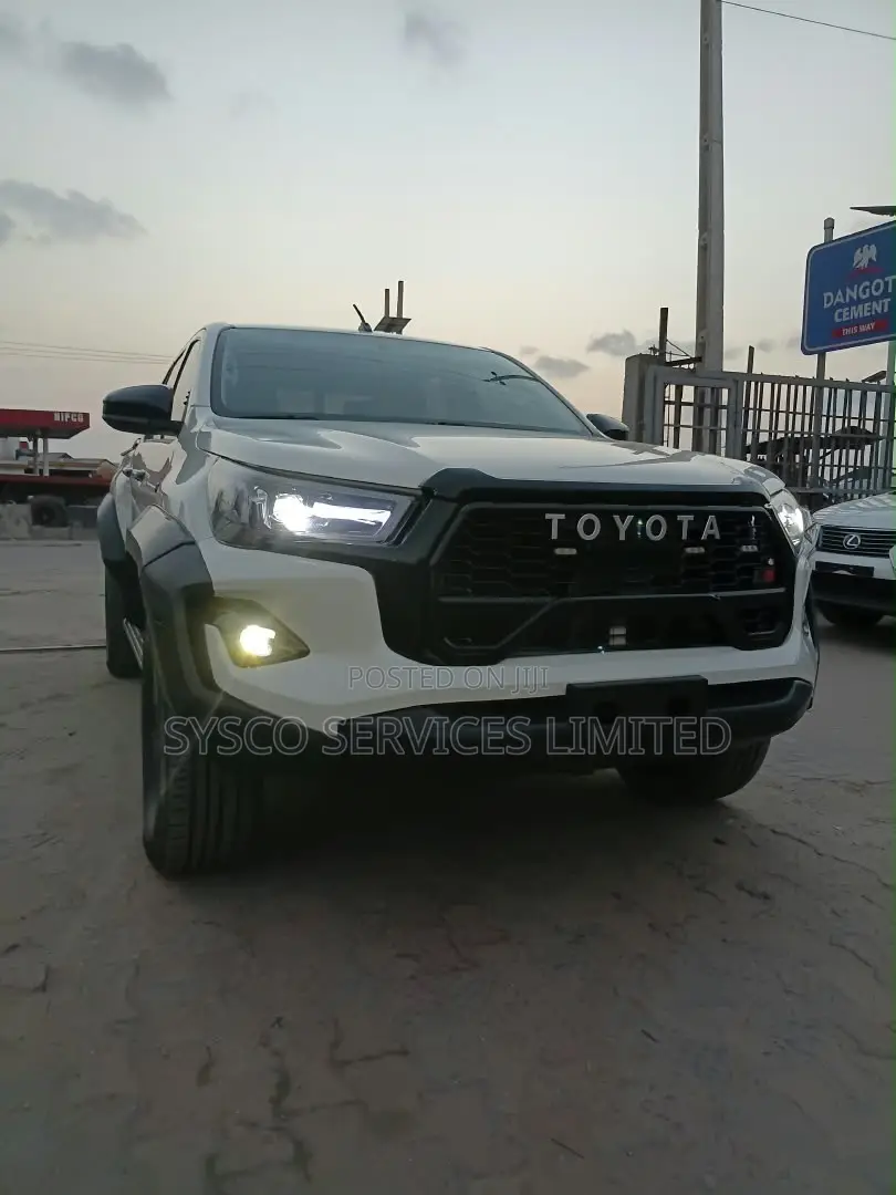 Toyota Hilux Revo Double Cab Petrol 2.7 RWD 2020 White