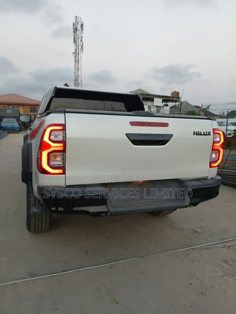 Toyota Hilux Revo Double Cab Petrol 2.7 RWD 2020 White