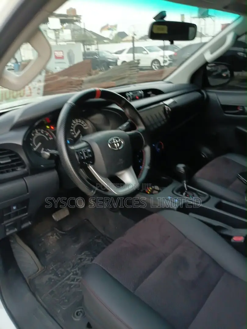 Toyota Hilux Revo Double Cab Petrol 2.7 RWD 2020 White