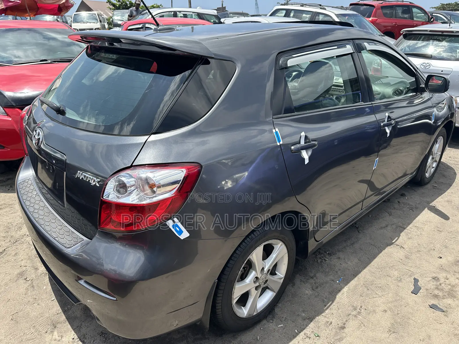 Toyota Matrix L Hatchback FWD (1.8L 4cyl 5M) 2012 Gray