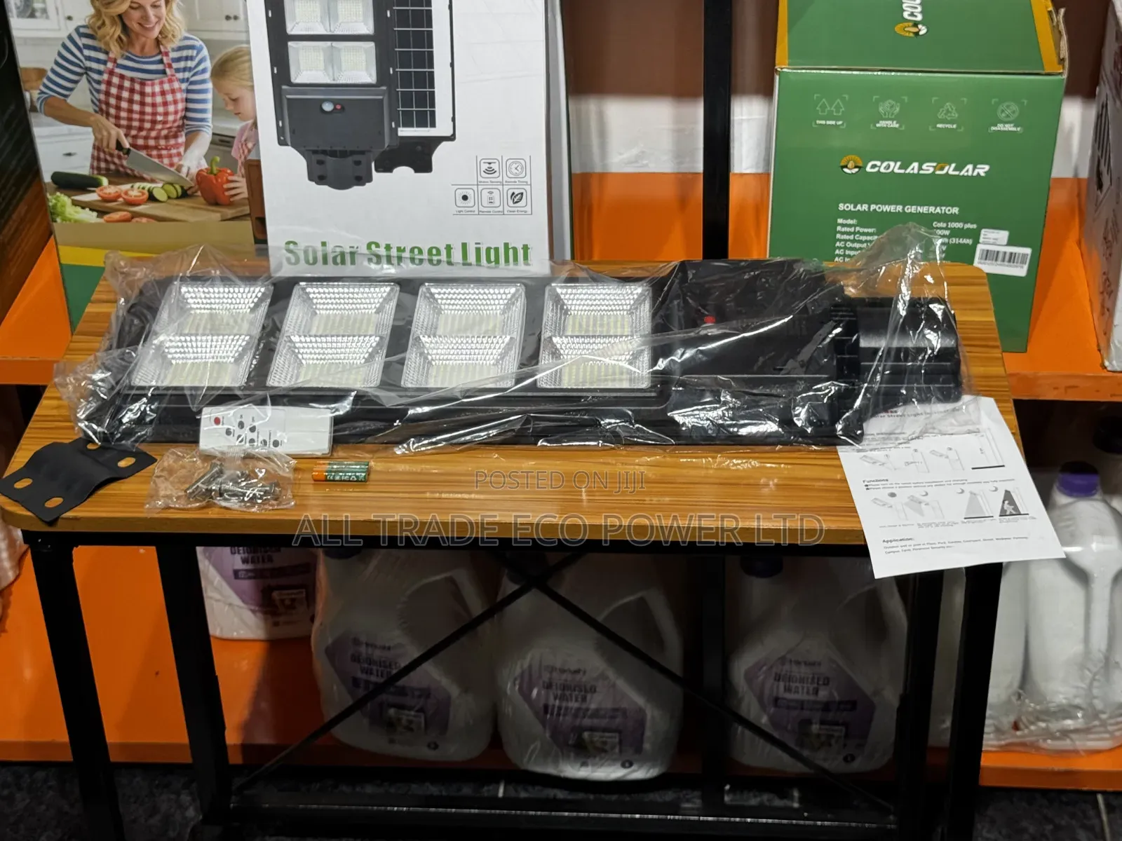 VELLMAX Solar Streetlight 300W 2200lumens
