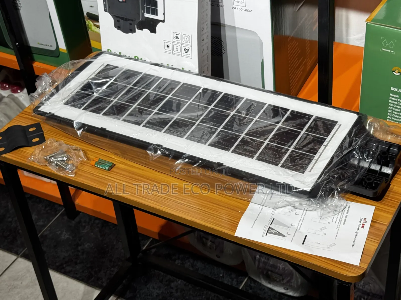 VELLMAX Solar Streetlight 300W 2200lumens