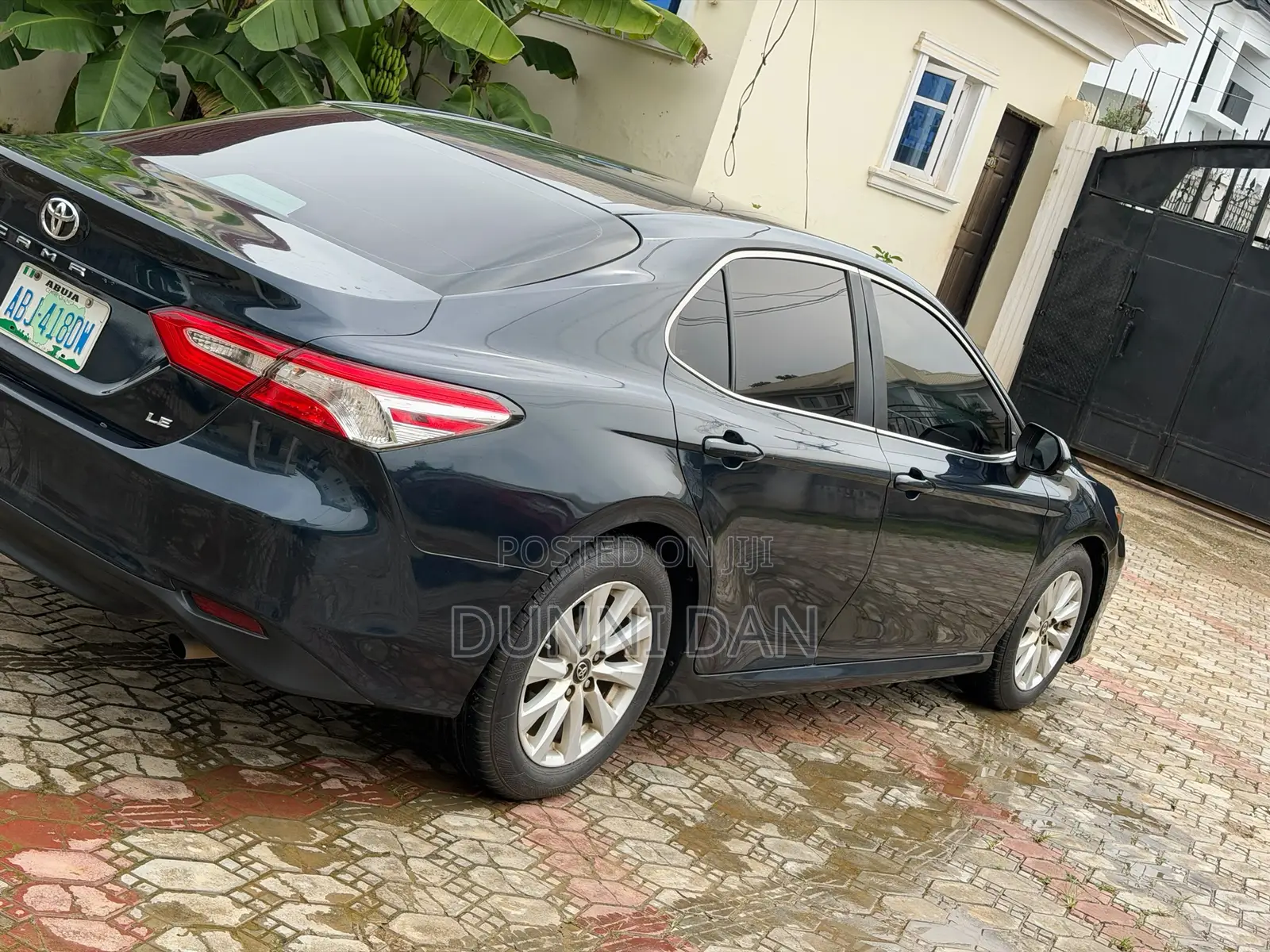 Toyota Camry LE FWD (2.5L 4cyl 8AM) 2018 Black