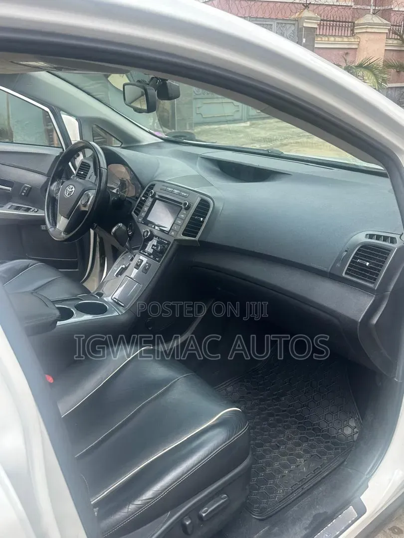 Toyota Venza Limited 2016 White