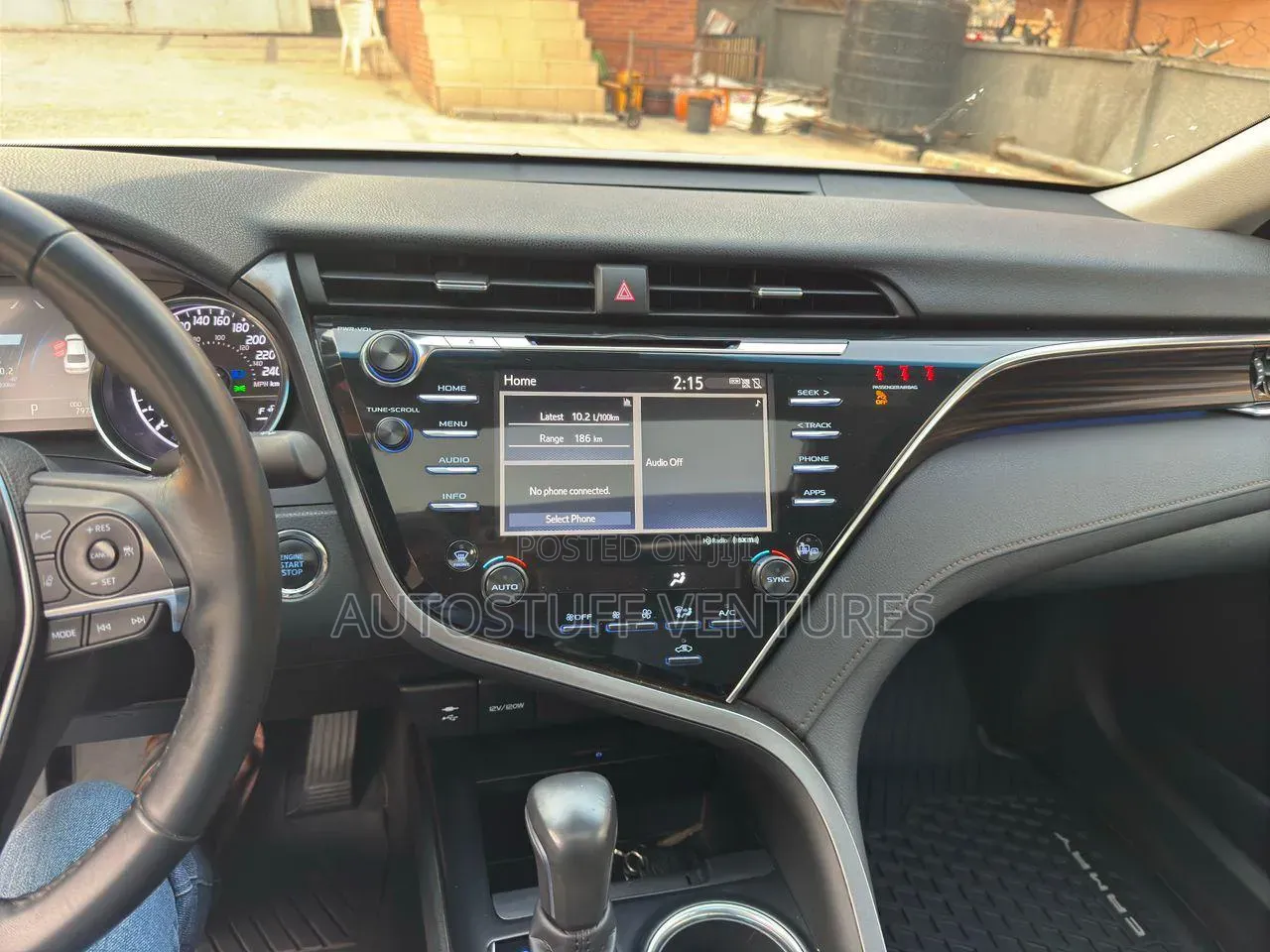 Toyota Camry XLE FWD (2.5L 4cyl 8AM) 2018 Gray