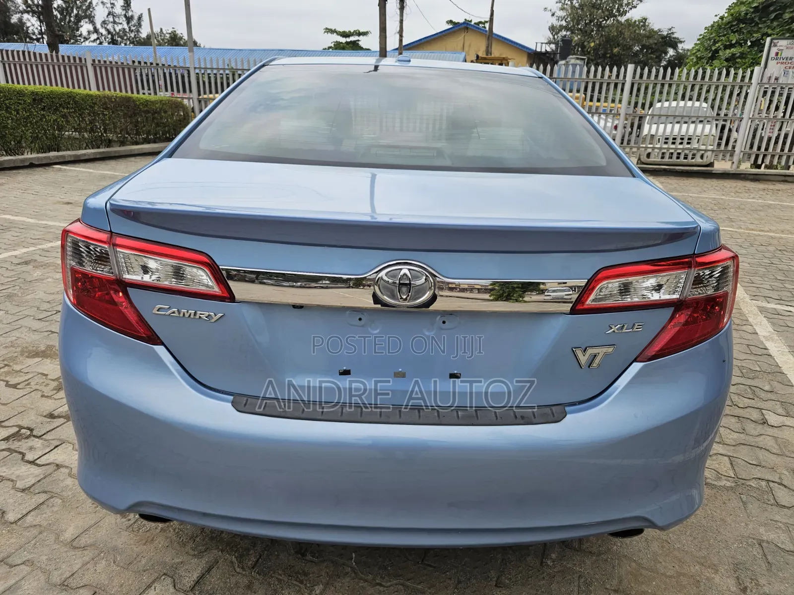 Toyota Camry XLE V6 4dr Sedan (3.5L 6cyl 6A) 2012 Blue