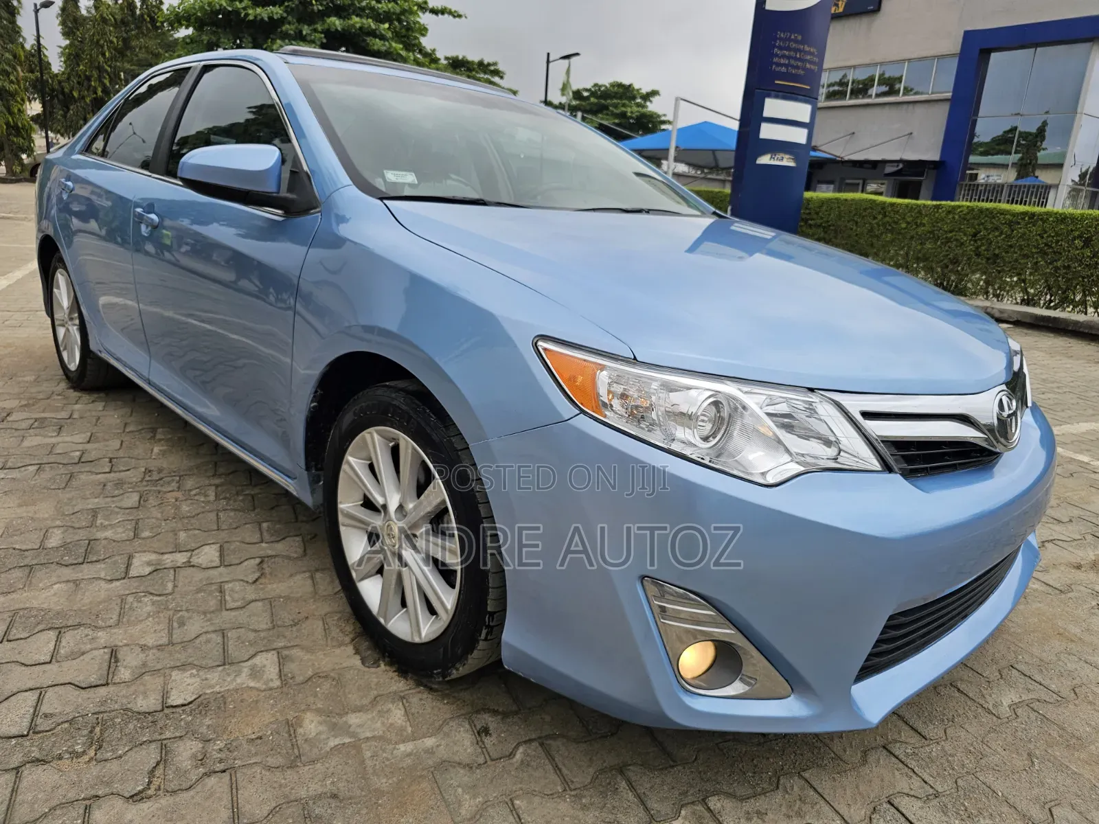 Toyota Camry XLE V6 4dr Sedan (3.5L 6cyl 6A) 2012 Blue