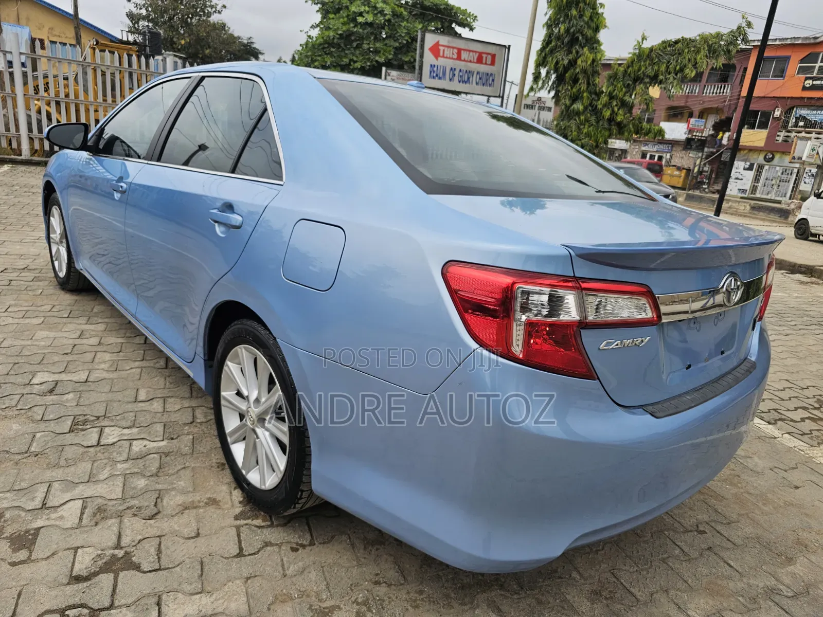 Toyota Camry XLE V6 4dr Sedan (3.5L 6cyl 6A) 2012 Blue