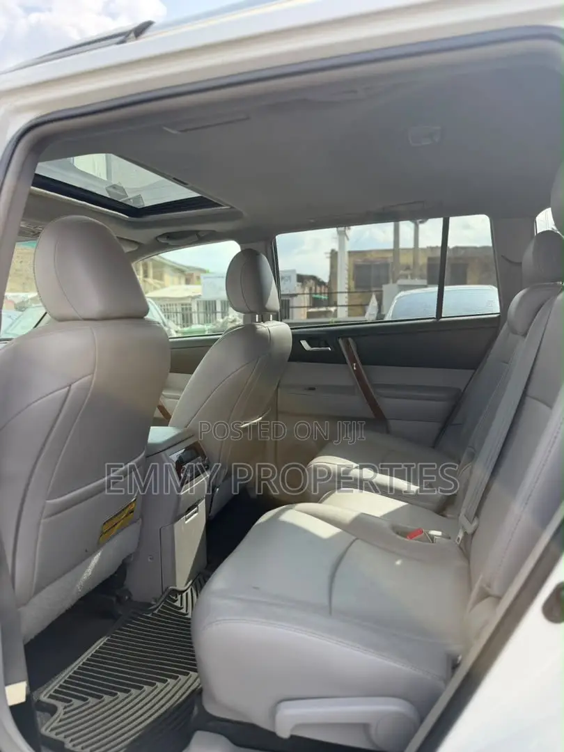 Toyota Highlander Limited 2011 White