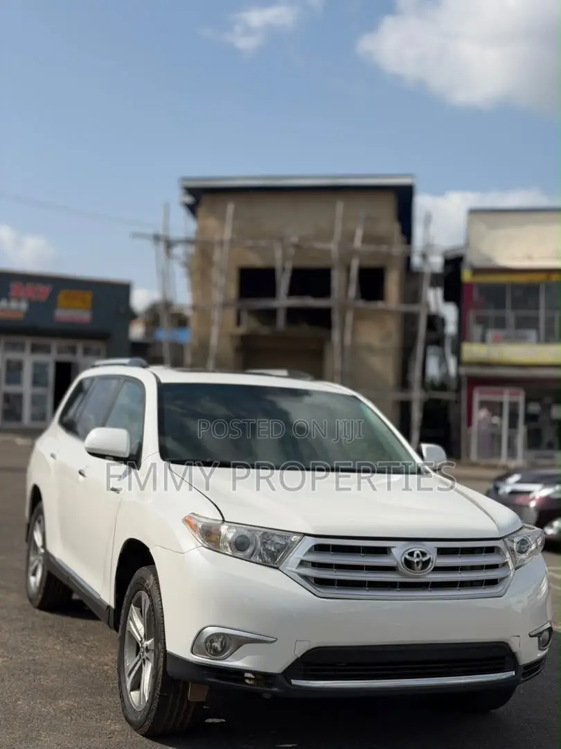 Toyota Highlander Limited 2011 White