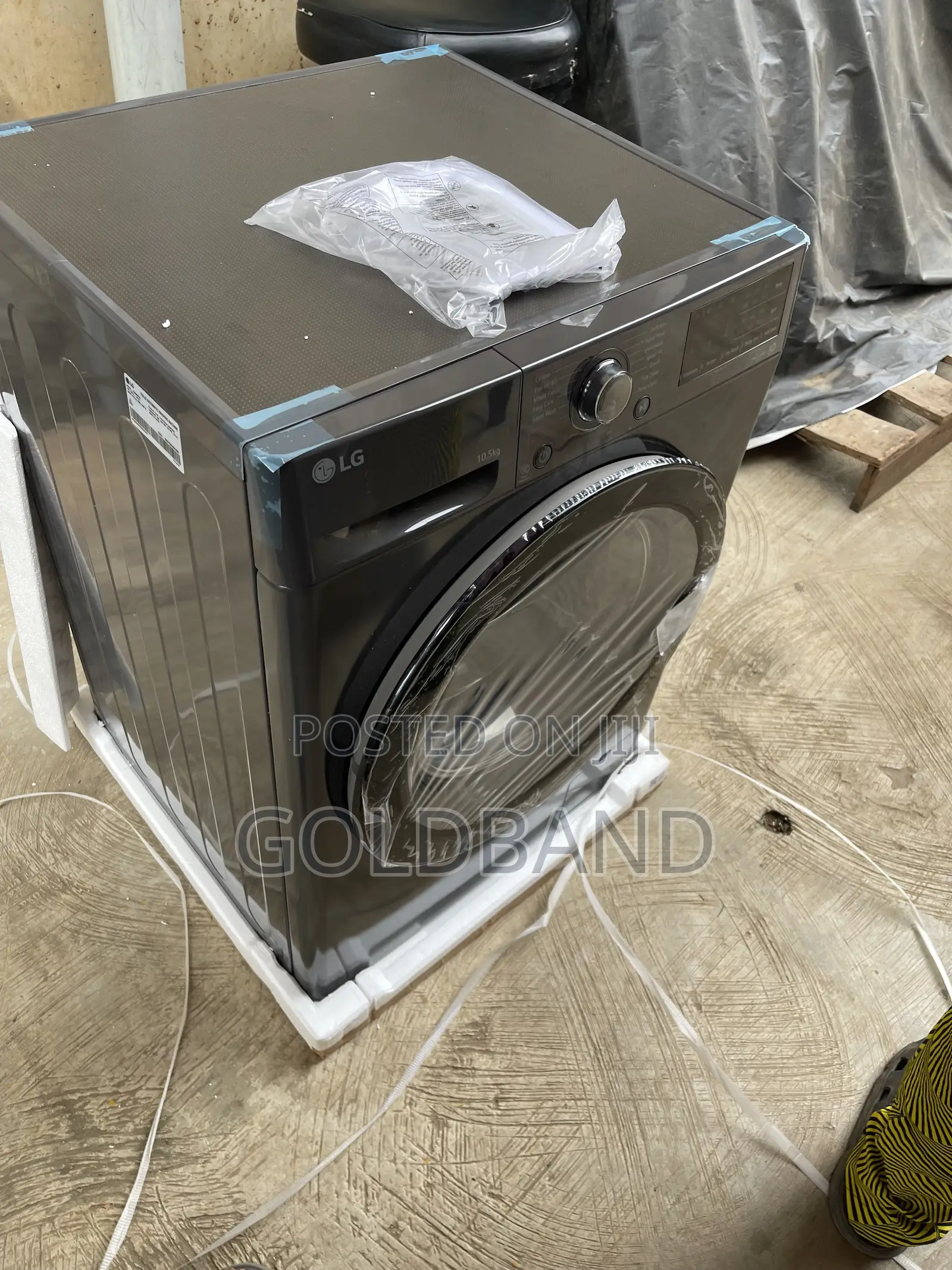 LG 10.5kg Smart Front Load Washing & Drying Machine