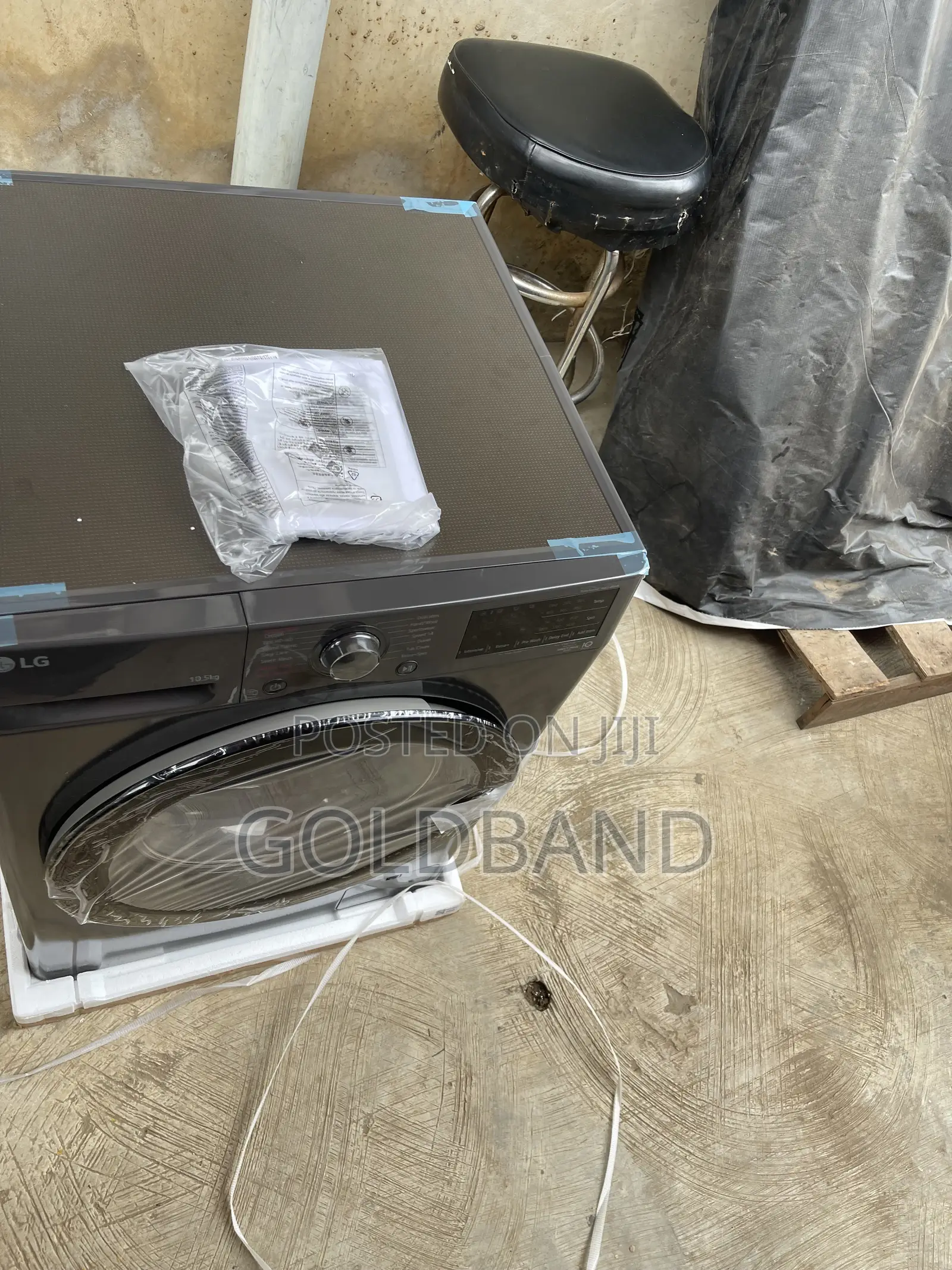 LG F4V3RYP6JE 10.5kg Washer & Dryer Combo