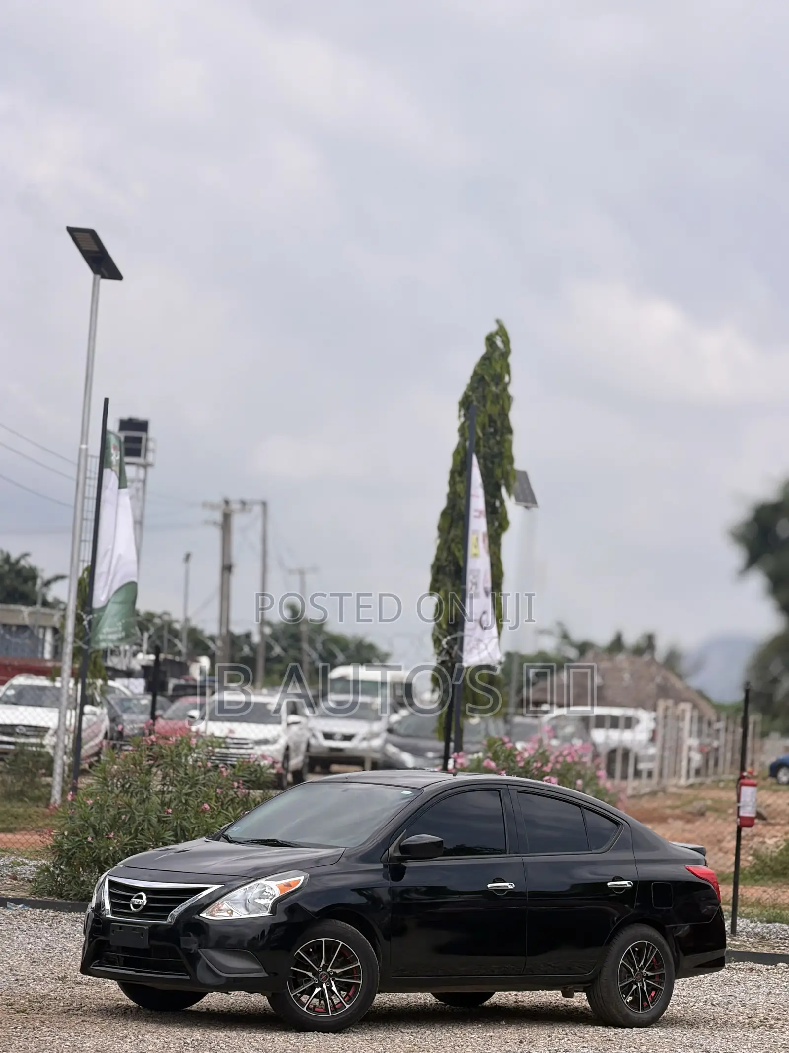 Nissan Versa 1.6 SV 2019 Black