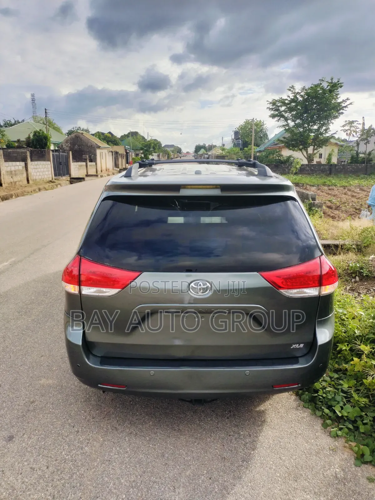 Toyota Sienna XLE 7 Passenger Mobility 2012 Gray